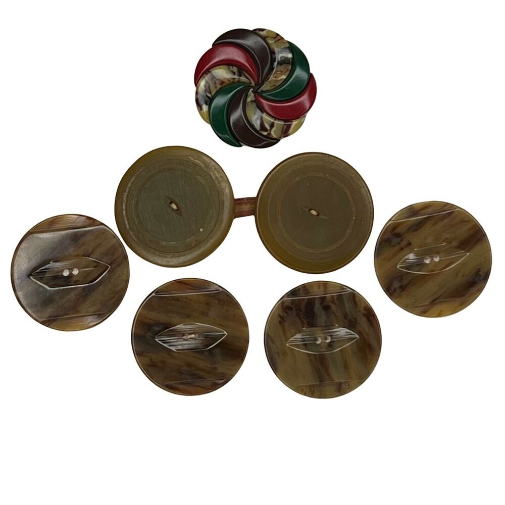 7 Vintage Coat Buttons Bakelite Celluloid Early Plastic Sewing Notions Fashion